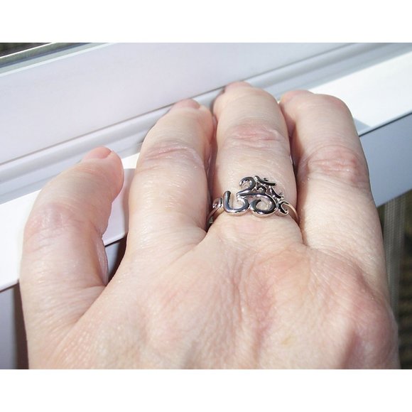 925 STERLING SILVER Om Symbol Ring - Picture 4 of 16